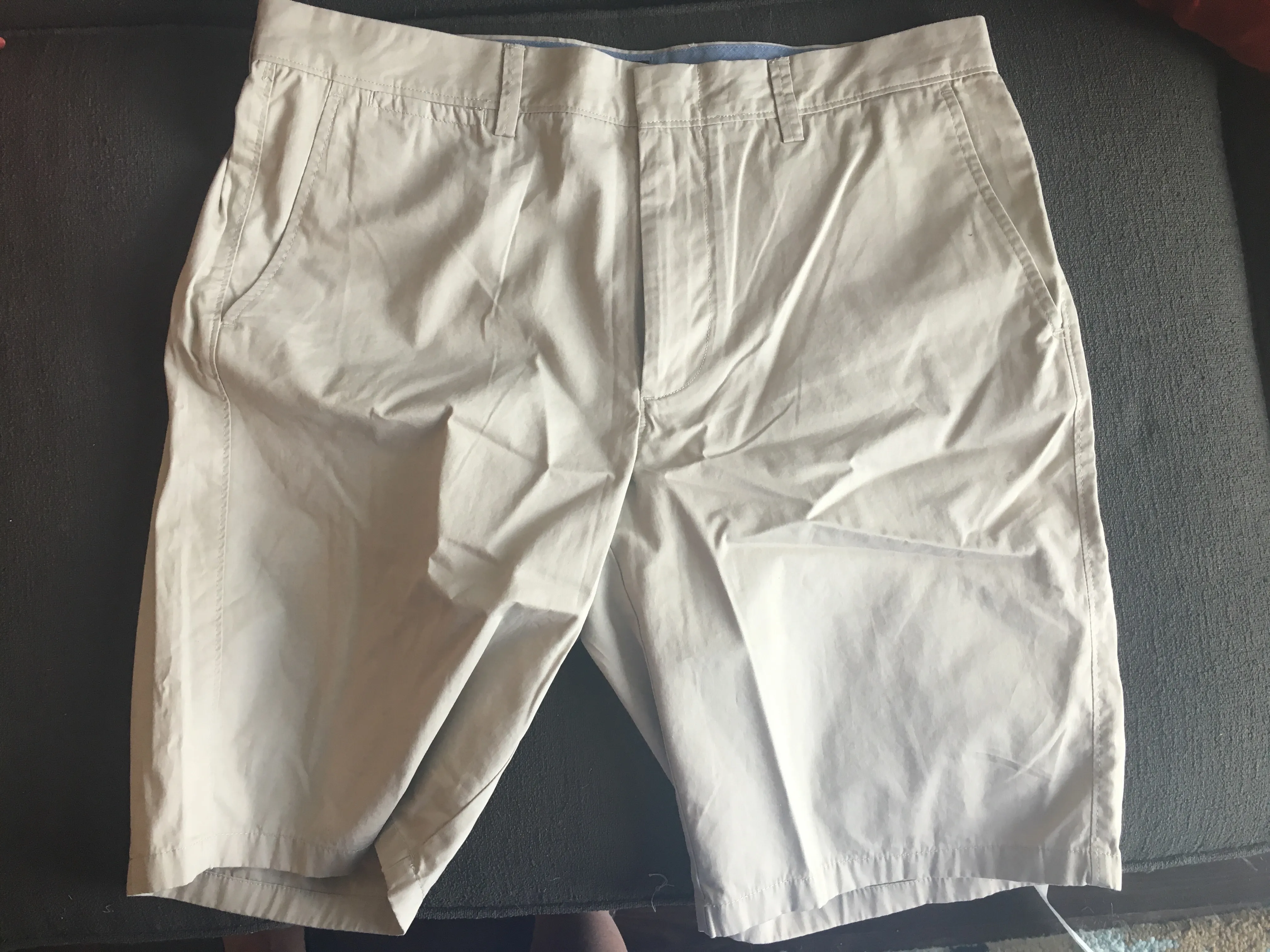 Club short in lightweight chino