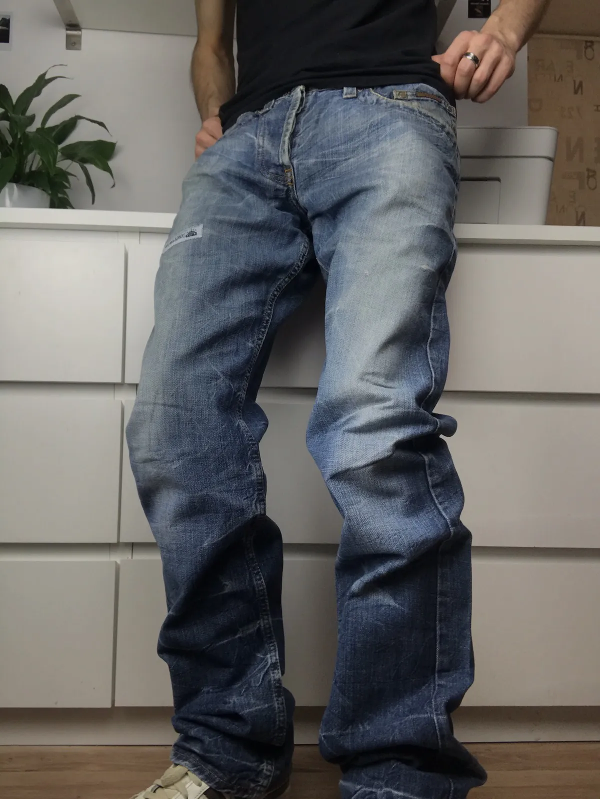 Richmond Denim Distressed Denim Irregular faded Jeans 31x32
