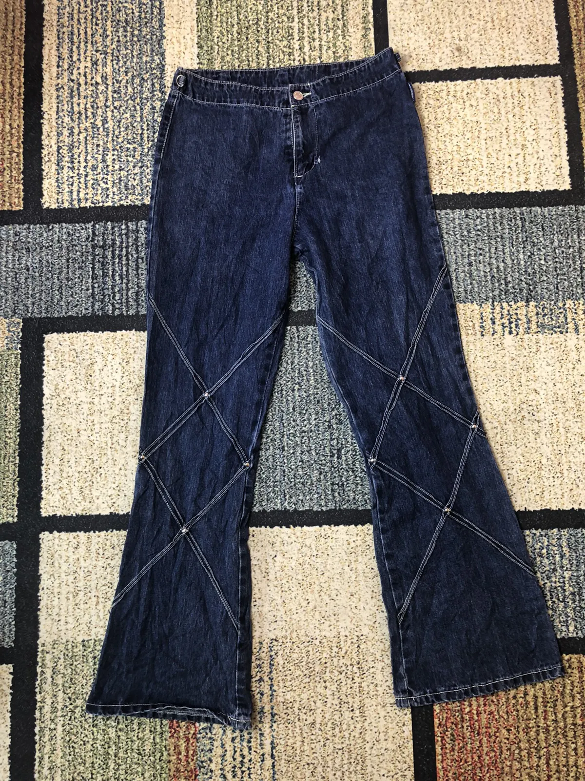 JORDACHE JEANS NICE DESIGN
