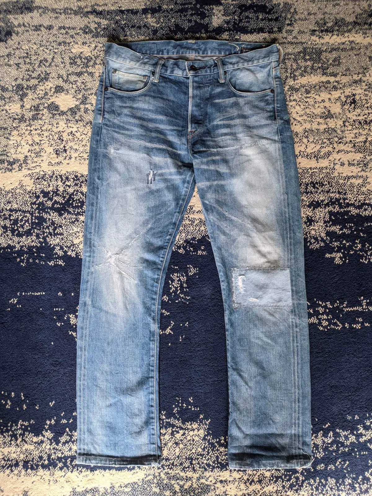 KURO DISTRESSED PATCHES DENIM