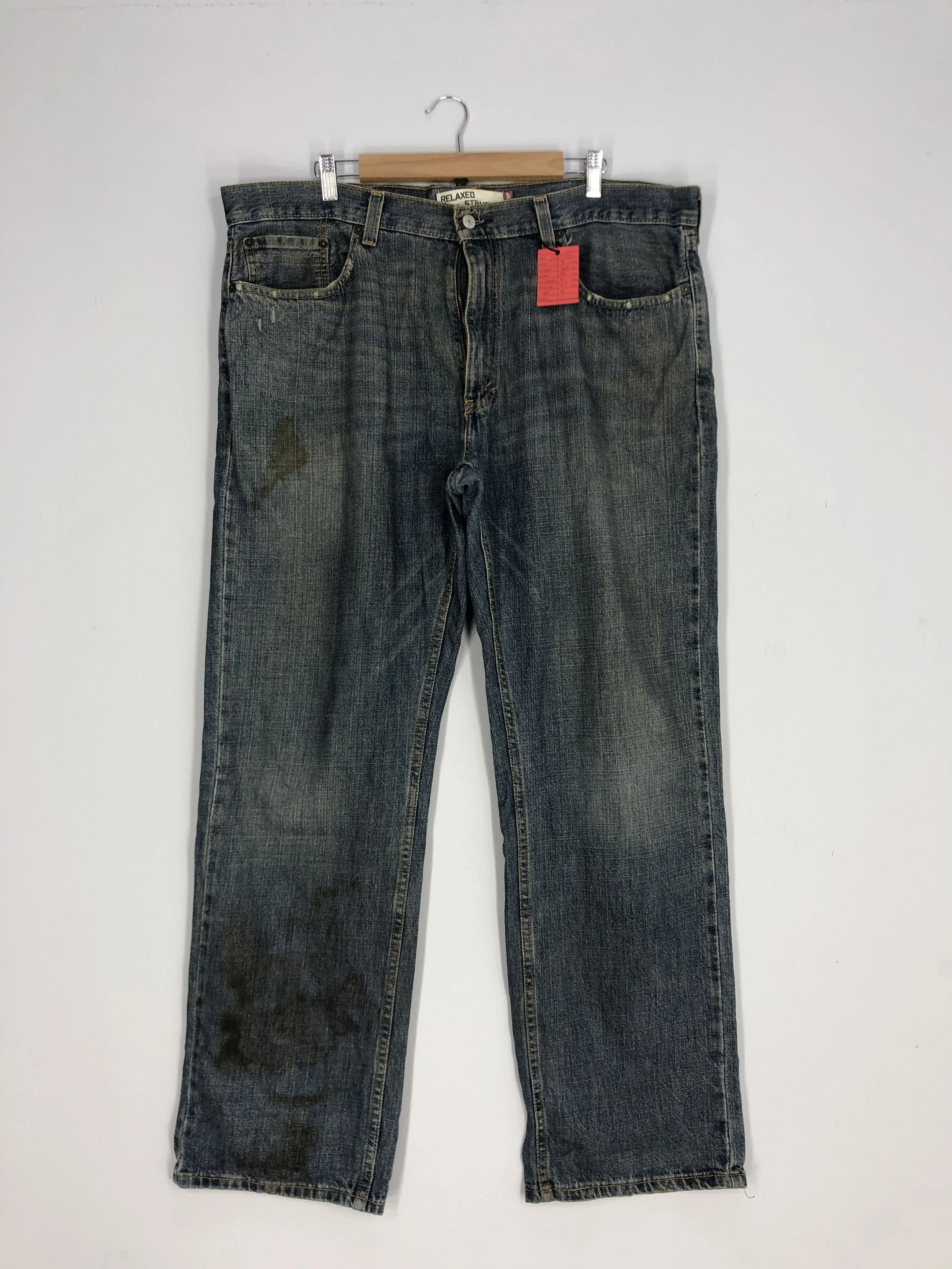 Distressed LEVI'S 559 Relaxed Straight Cut Jeans Size 41