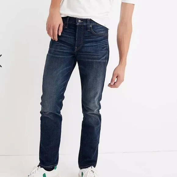 Straight Authentic Flex Jeans in Market Wash