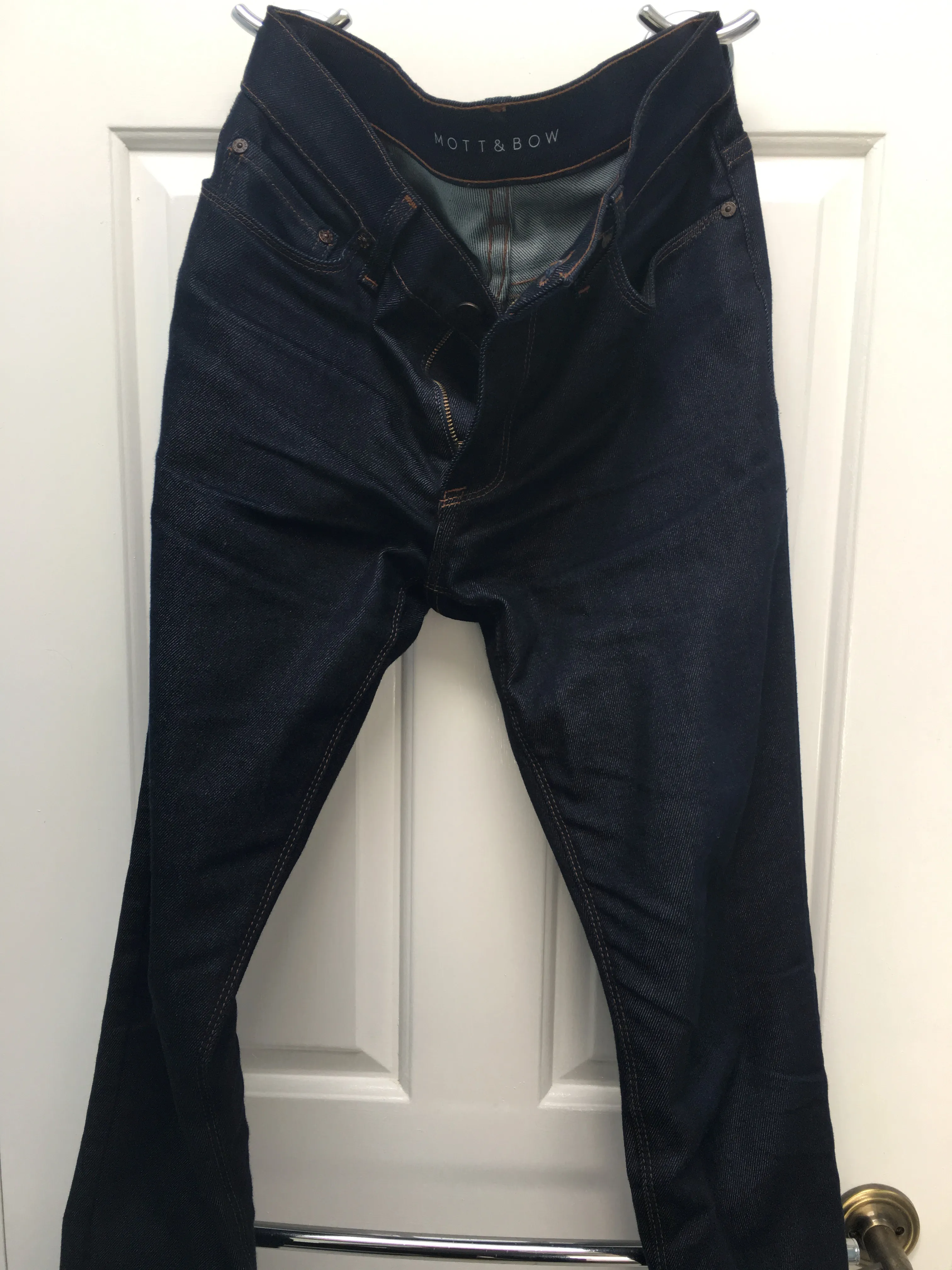 Skinny raw jeans