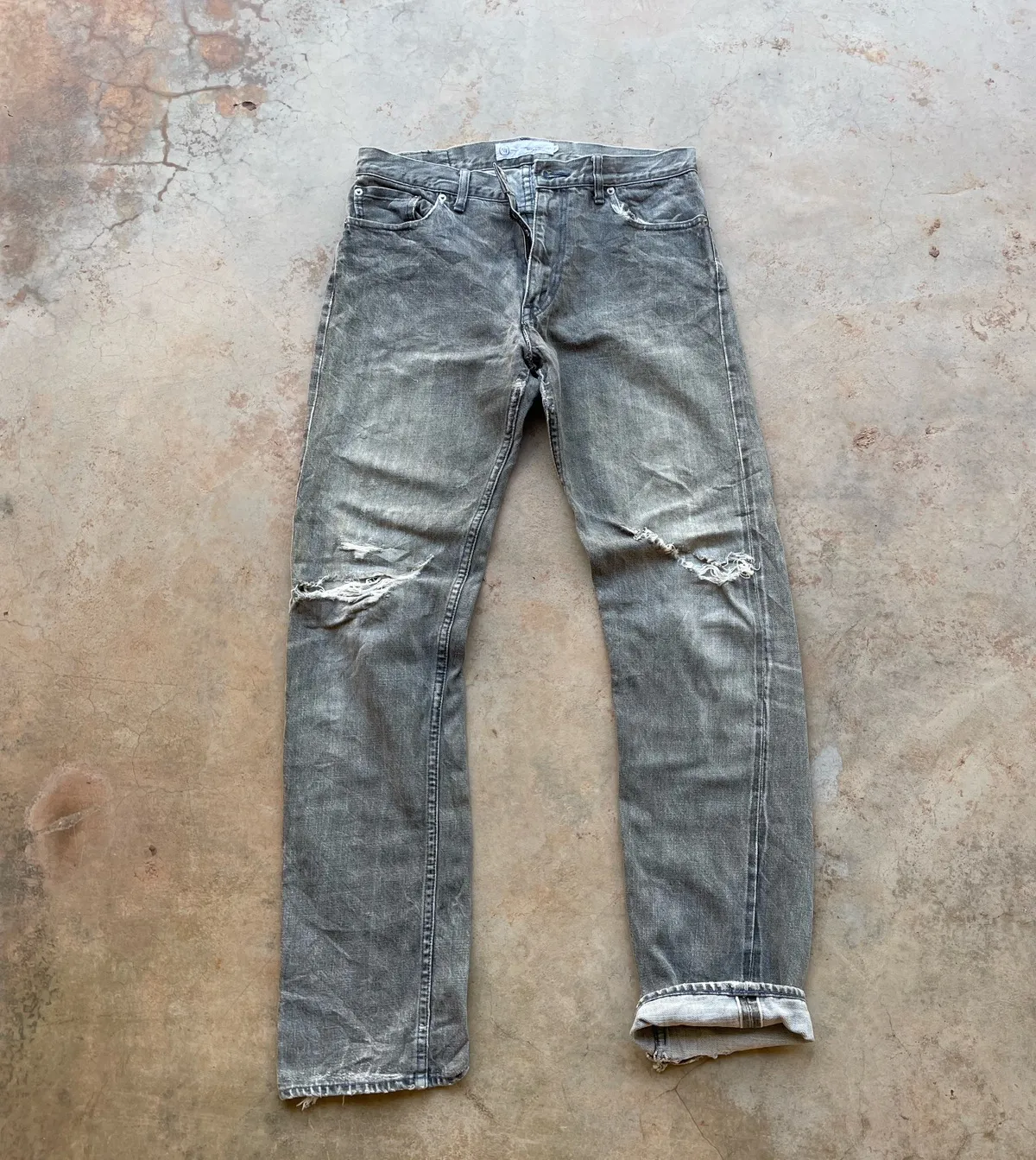 VINTAGE NEIGHBORHOOD DISTRESED SELVEDGED DENIM