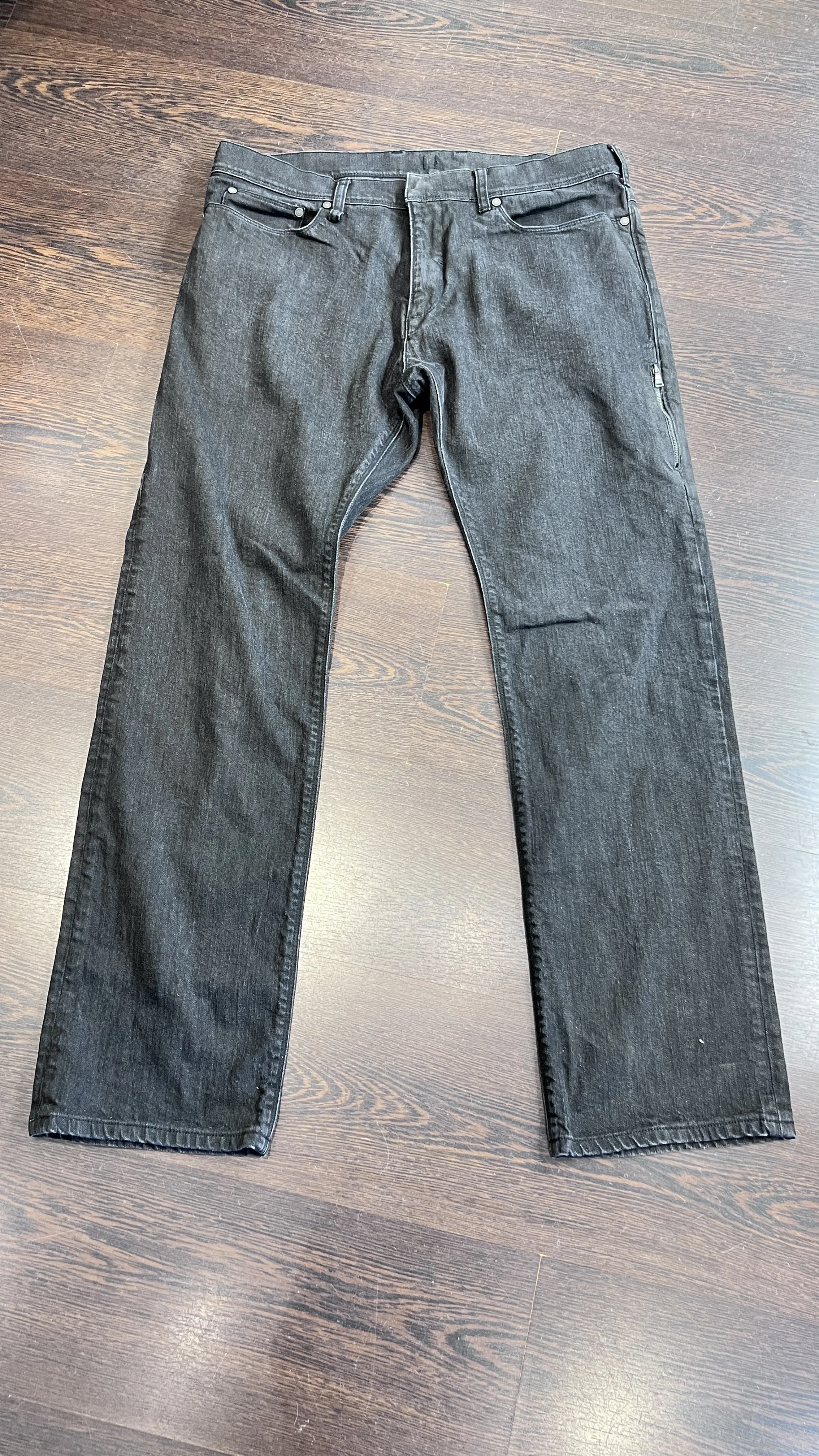 standard fit black jean