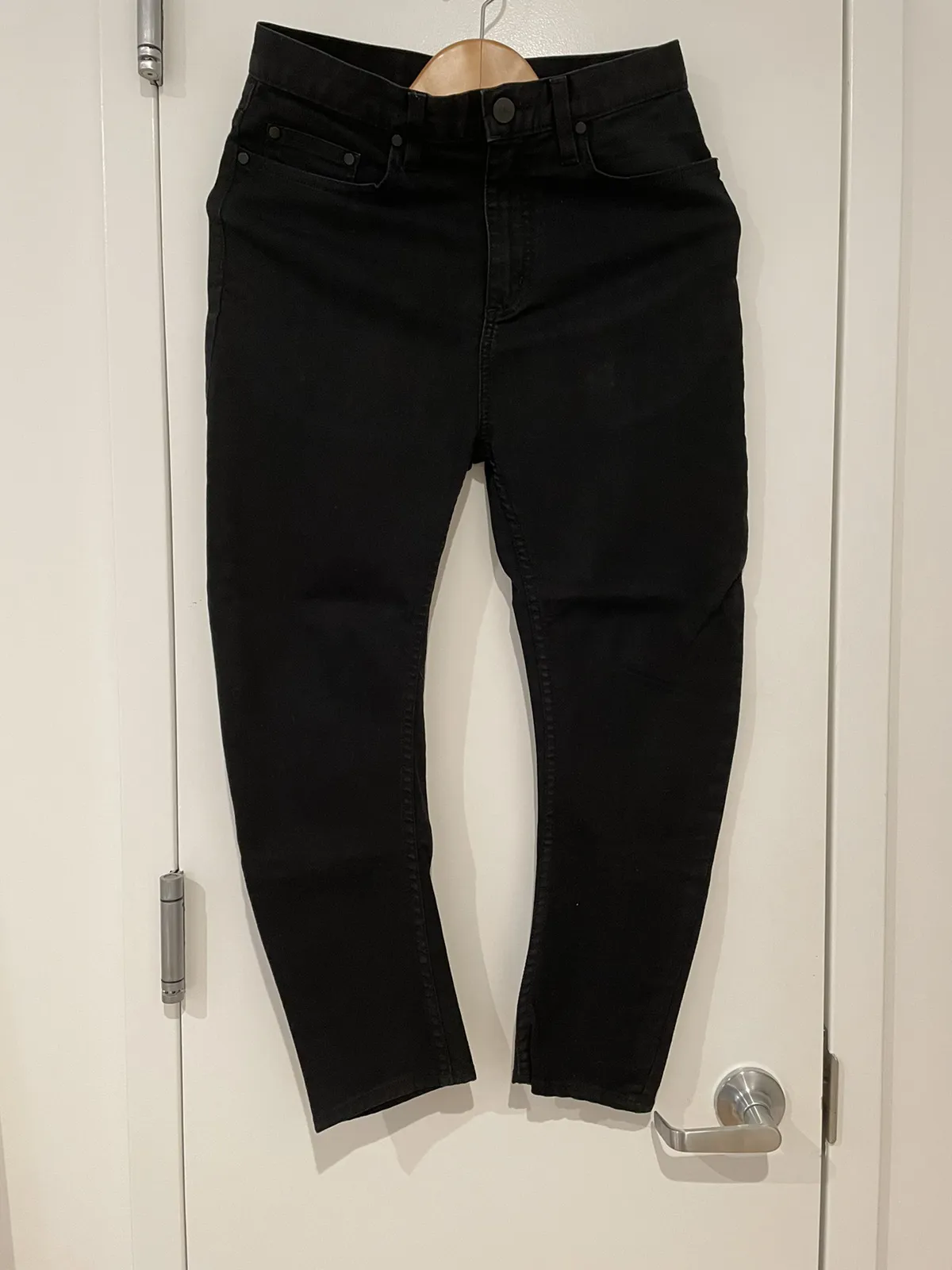 Black ankle length jeans