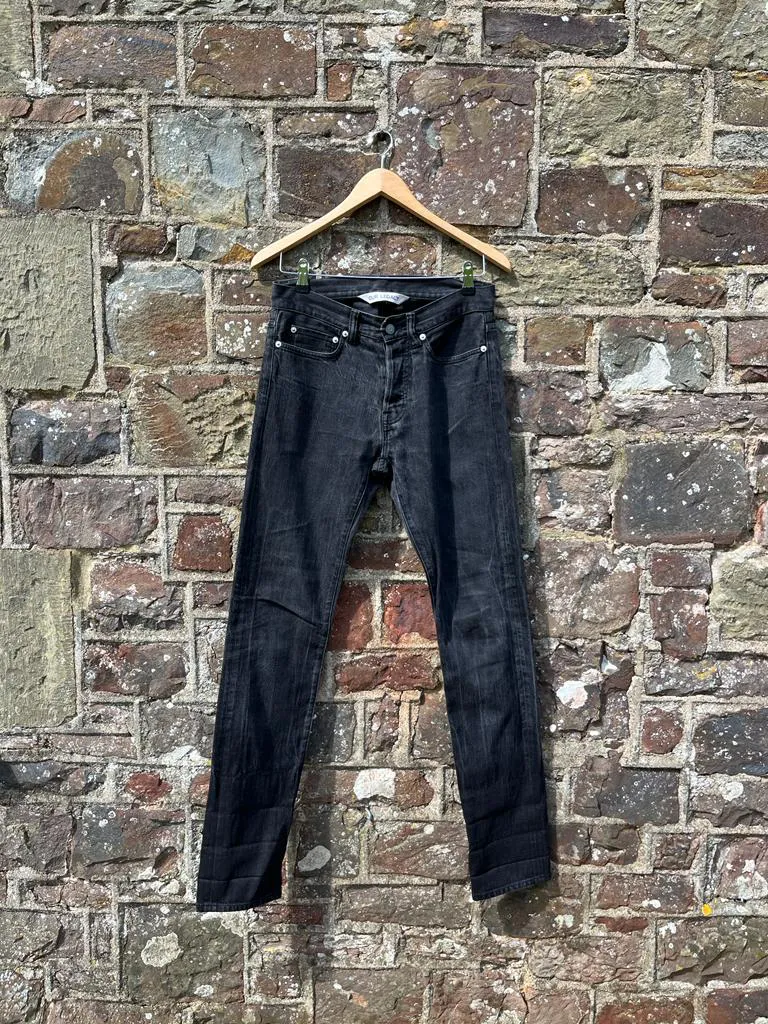 zero cut black jeans