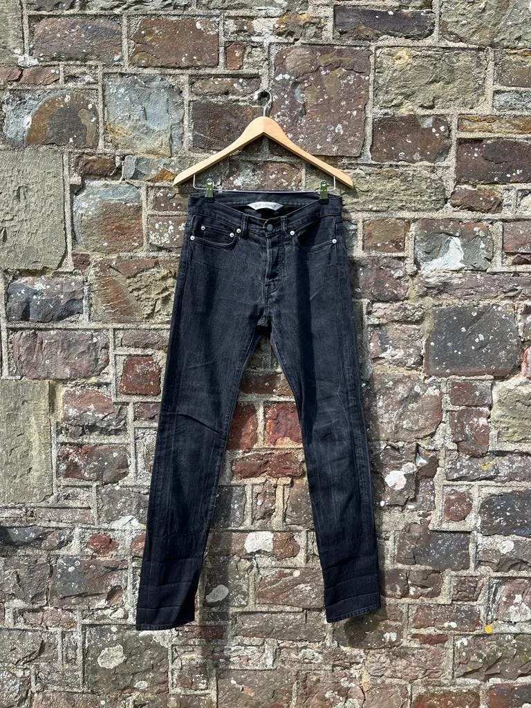 zero cut black jeans