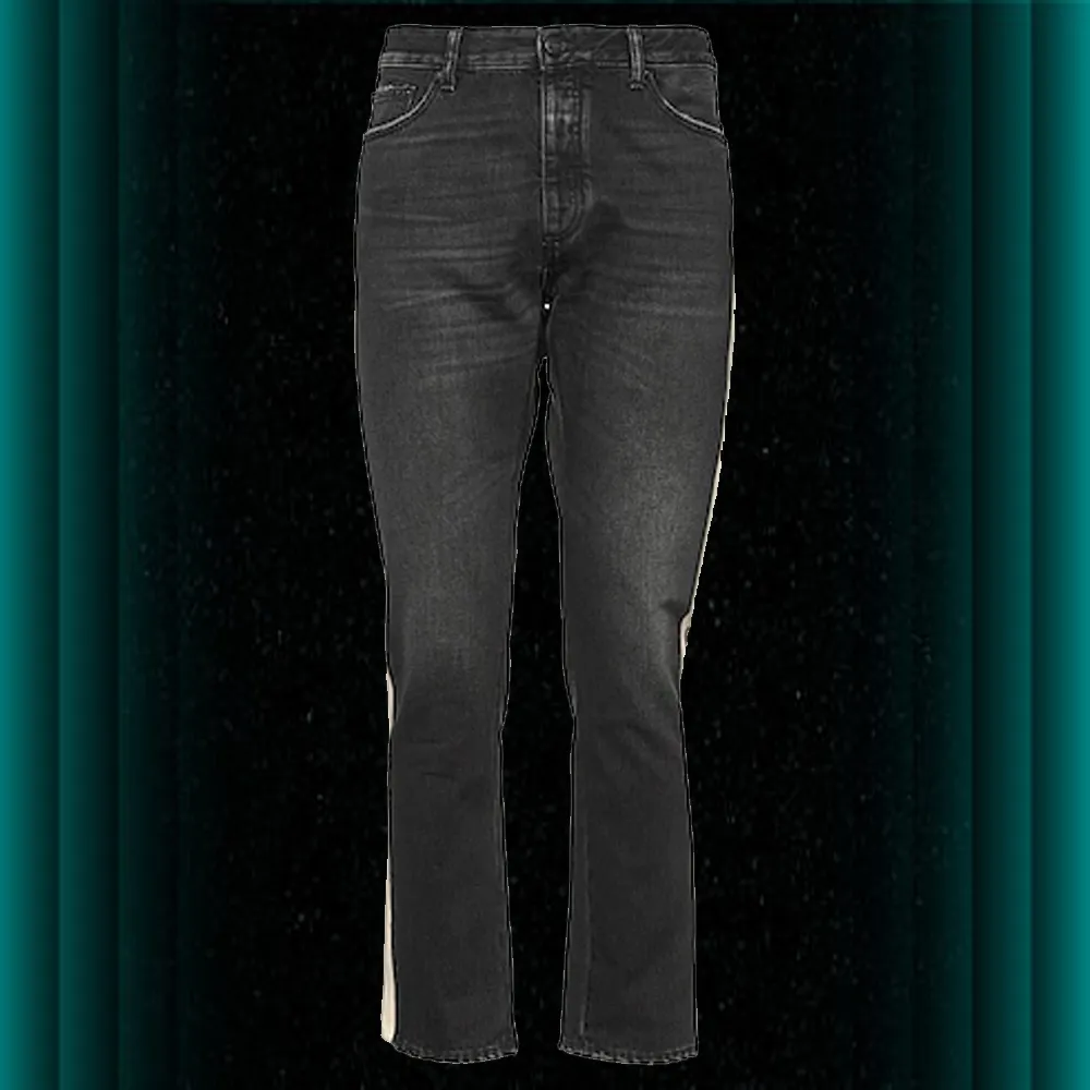 ooy1o0123 Denim pants in Black