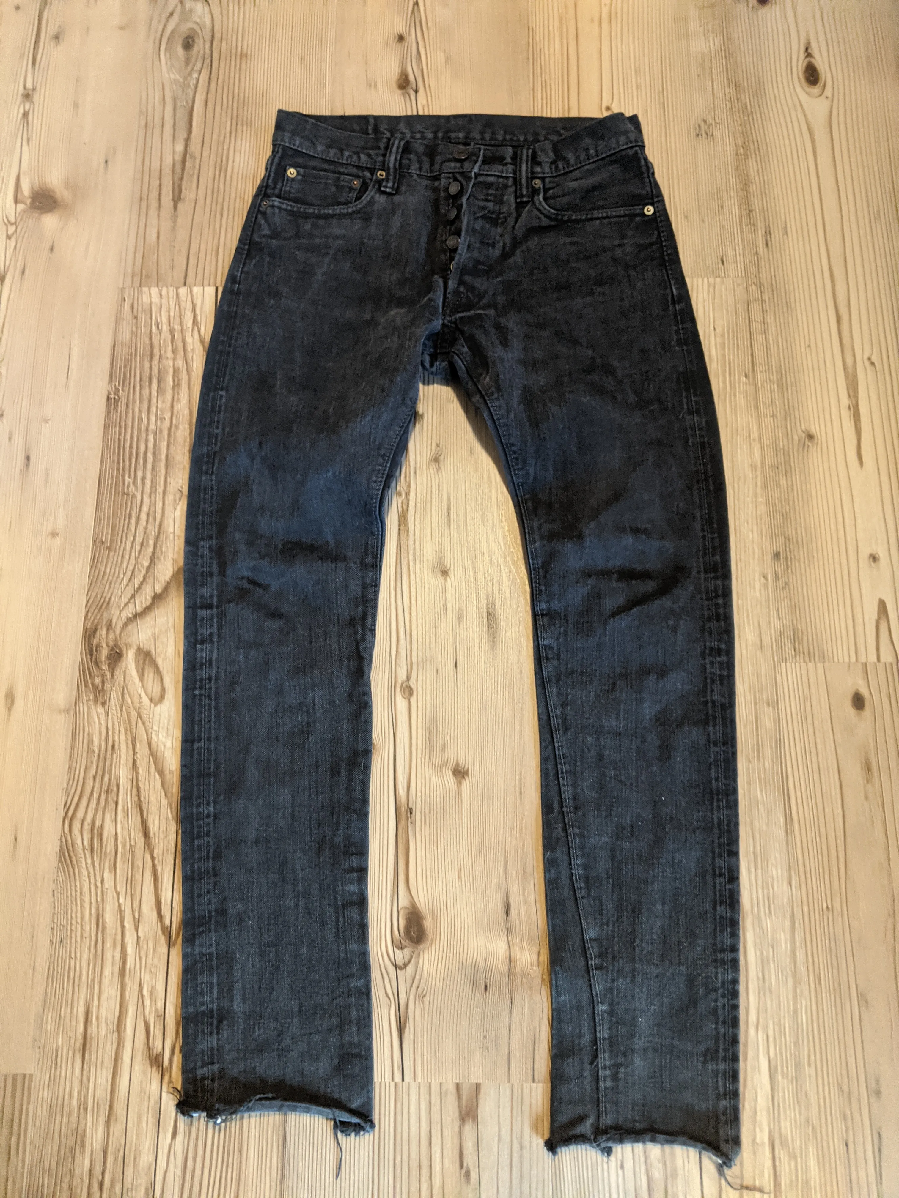Pure Blue Japan No Fade Black Skinny
