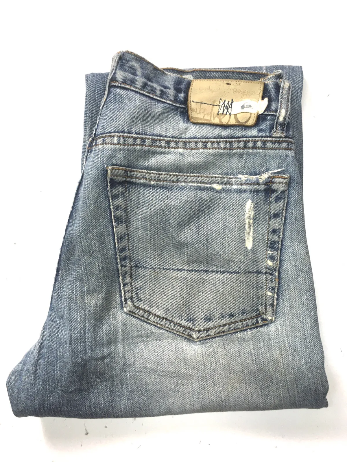 Vintage quiksilver distressed denim regular fit