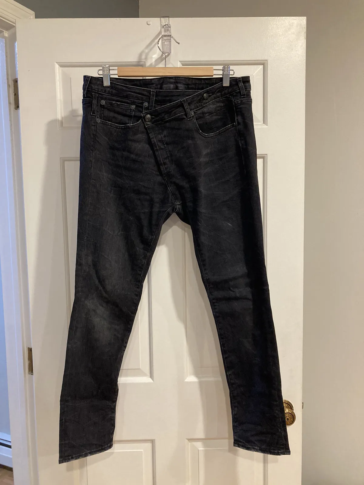 Cross over skinny jeans 31