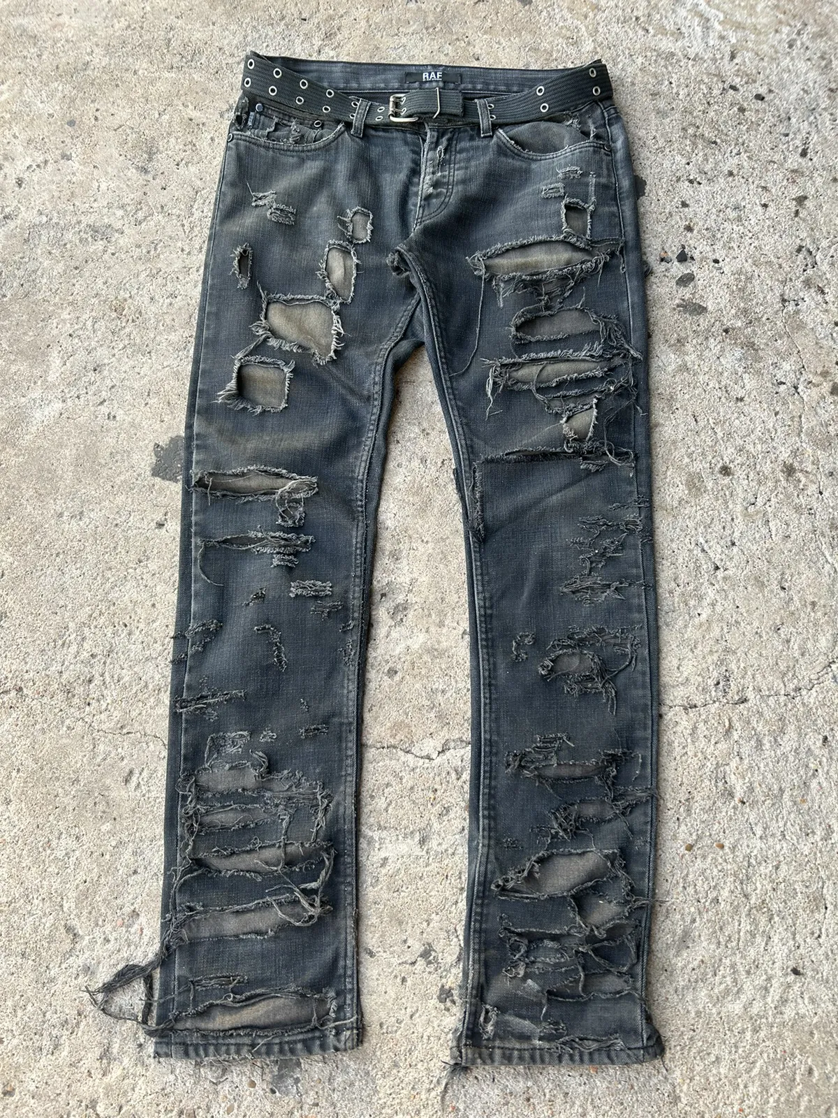 Destroyed Jeans