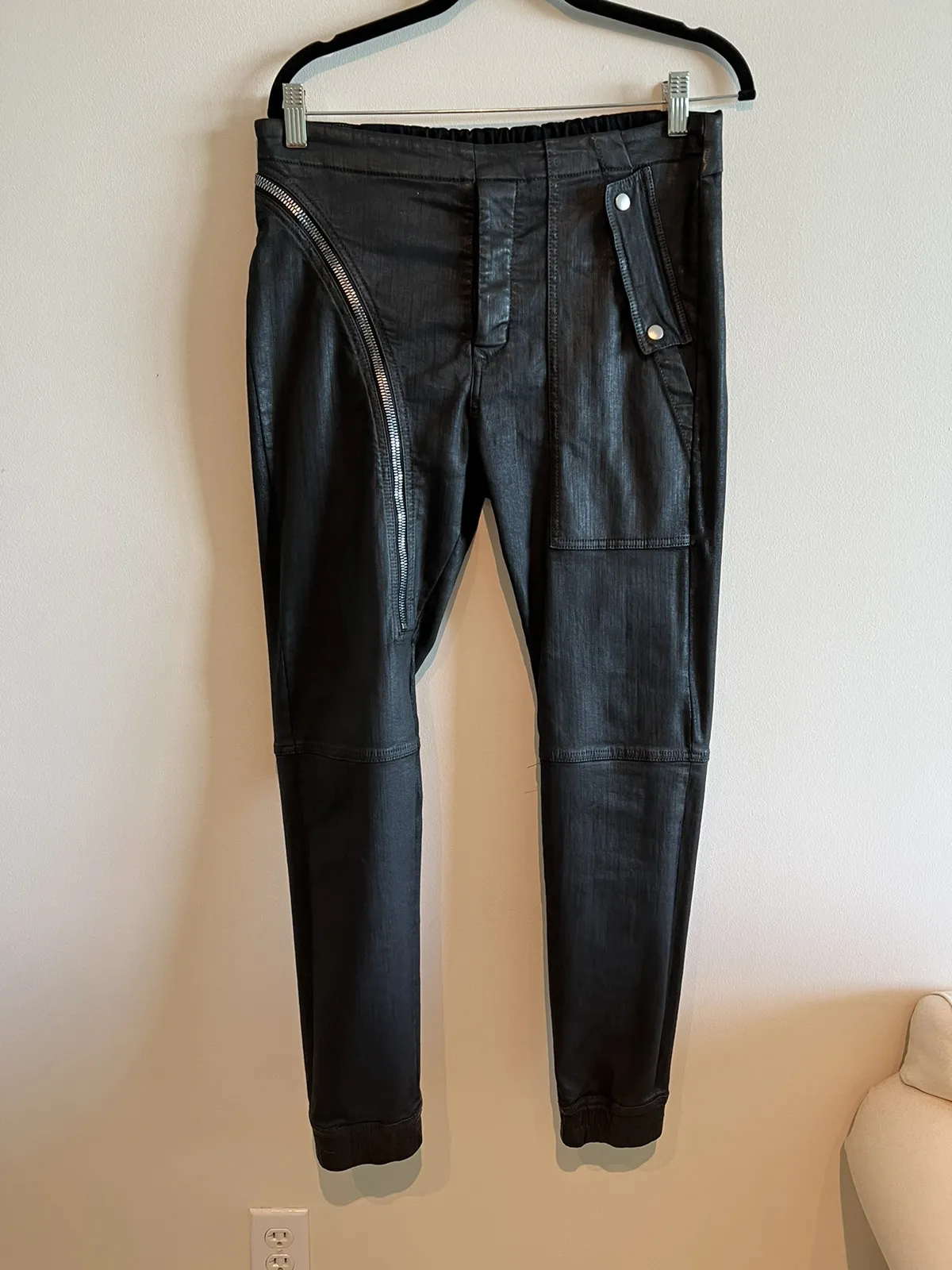 Aircut Black Wax FW19 Larry