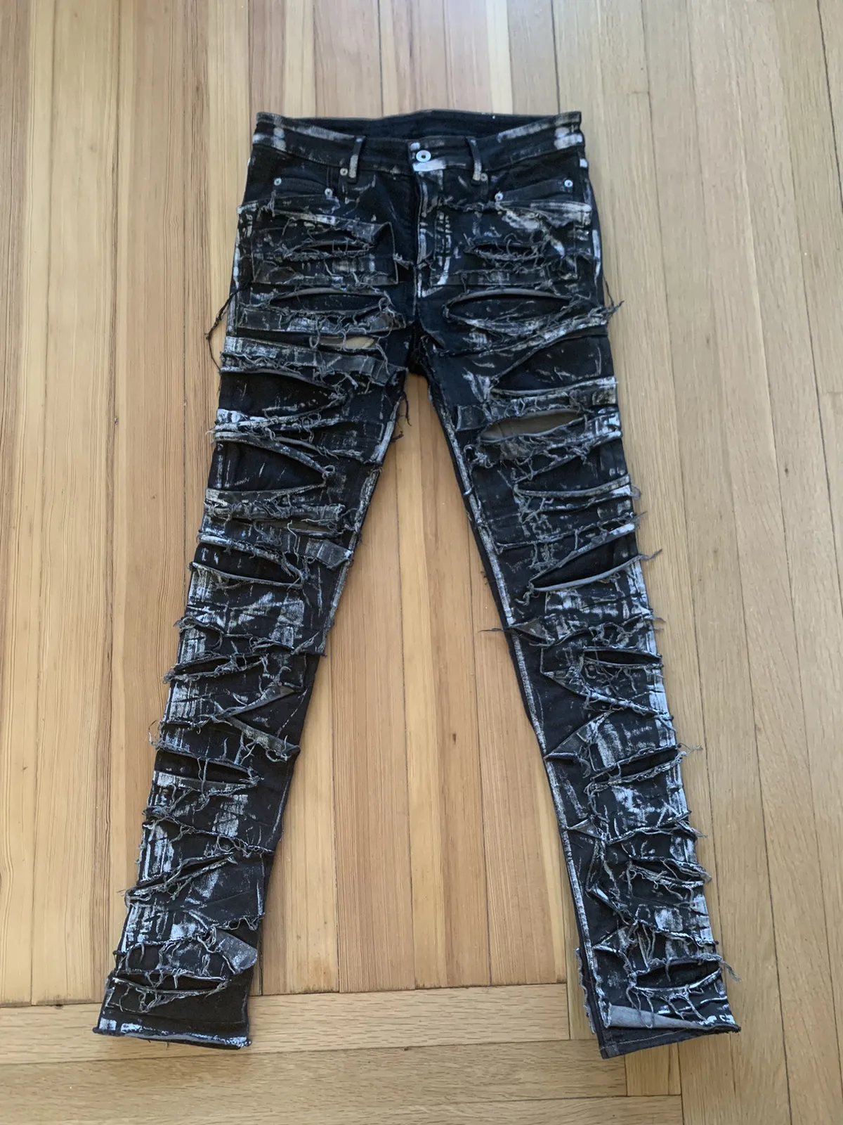 NWT Black Tyrone Cut Distressed Jeans