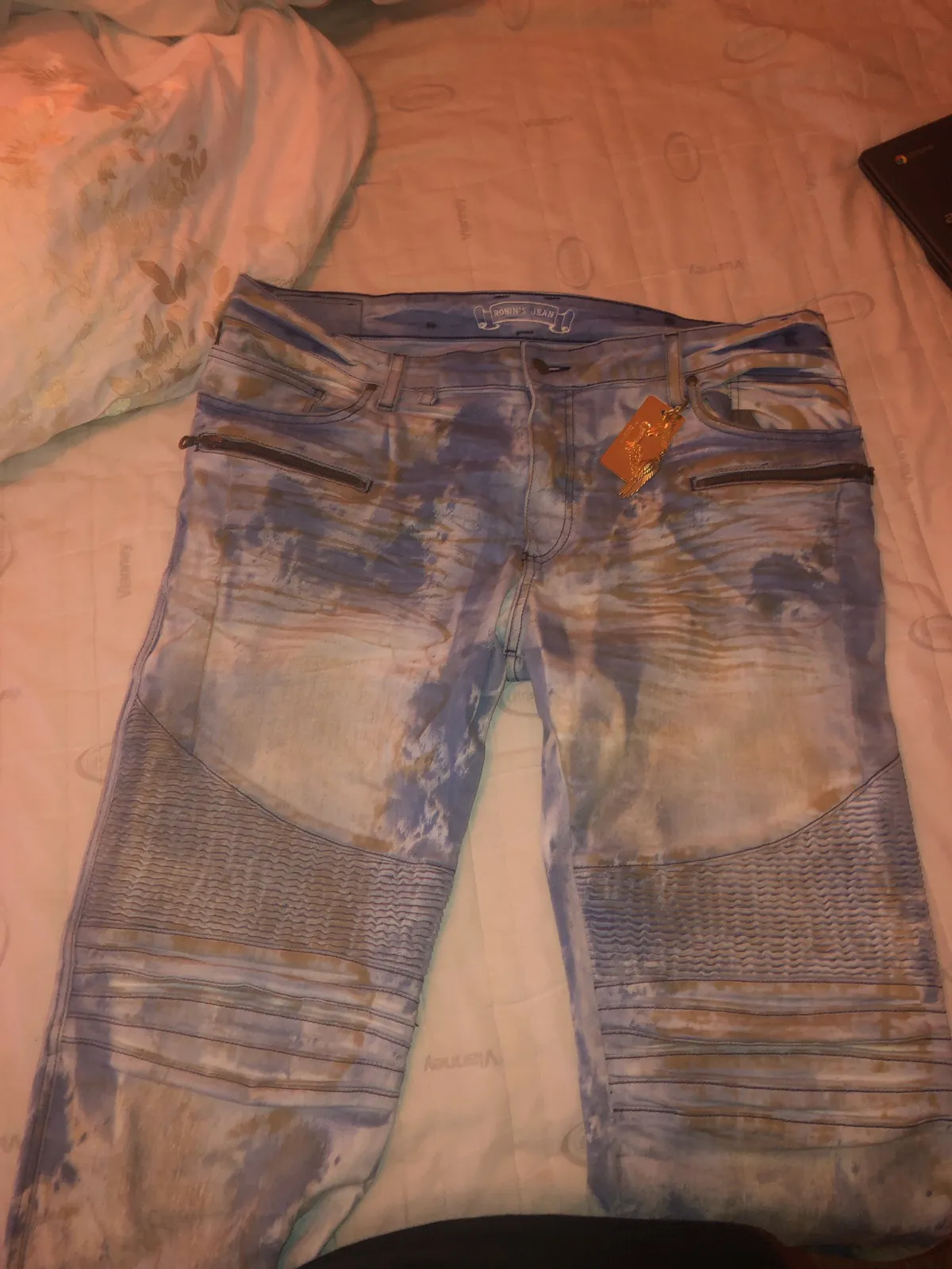 Light blue robin jeans w zippers