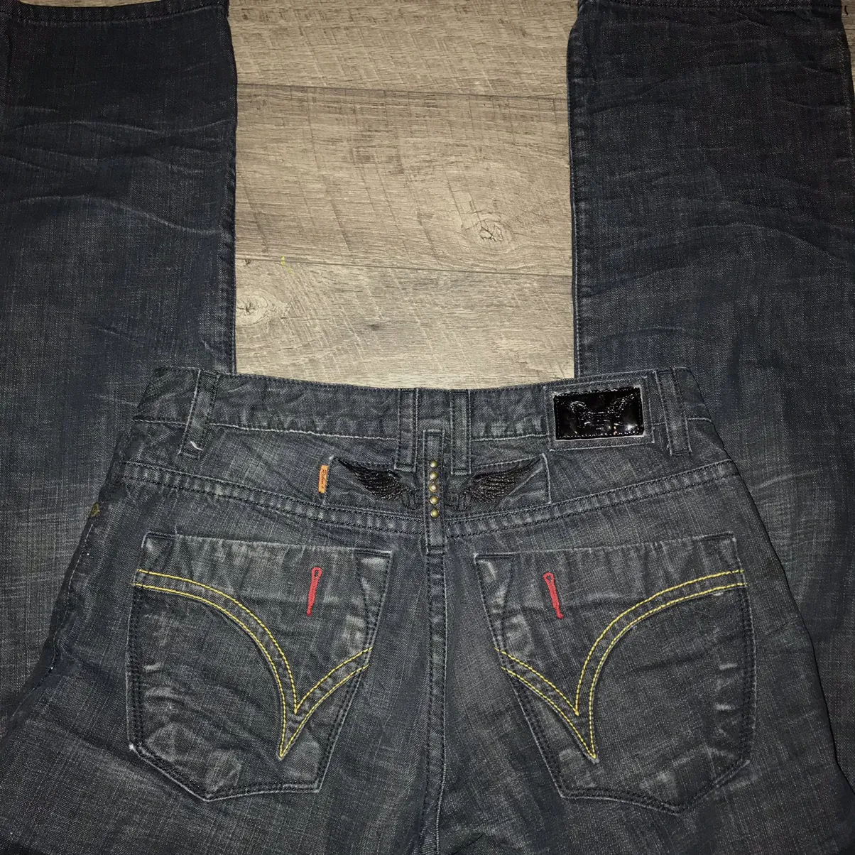 Robins Jeans Indigo Beautiful Denim