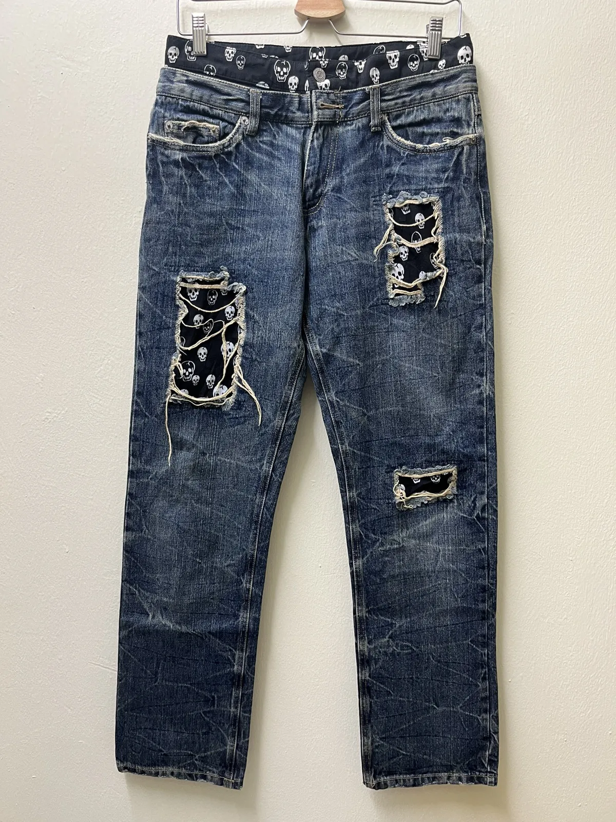 Vintage Japanese Brand Distressed Skull Design