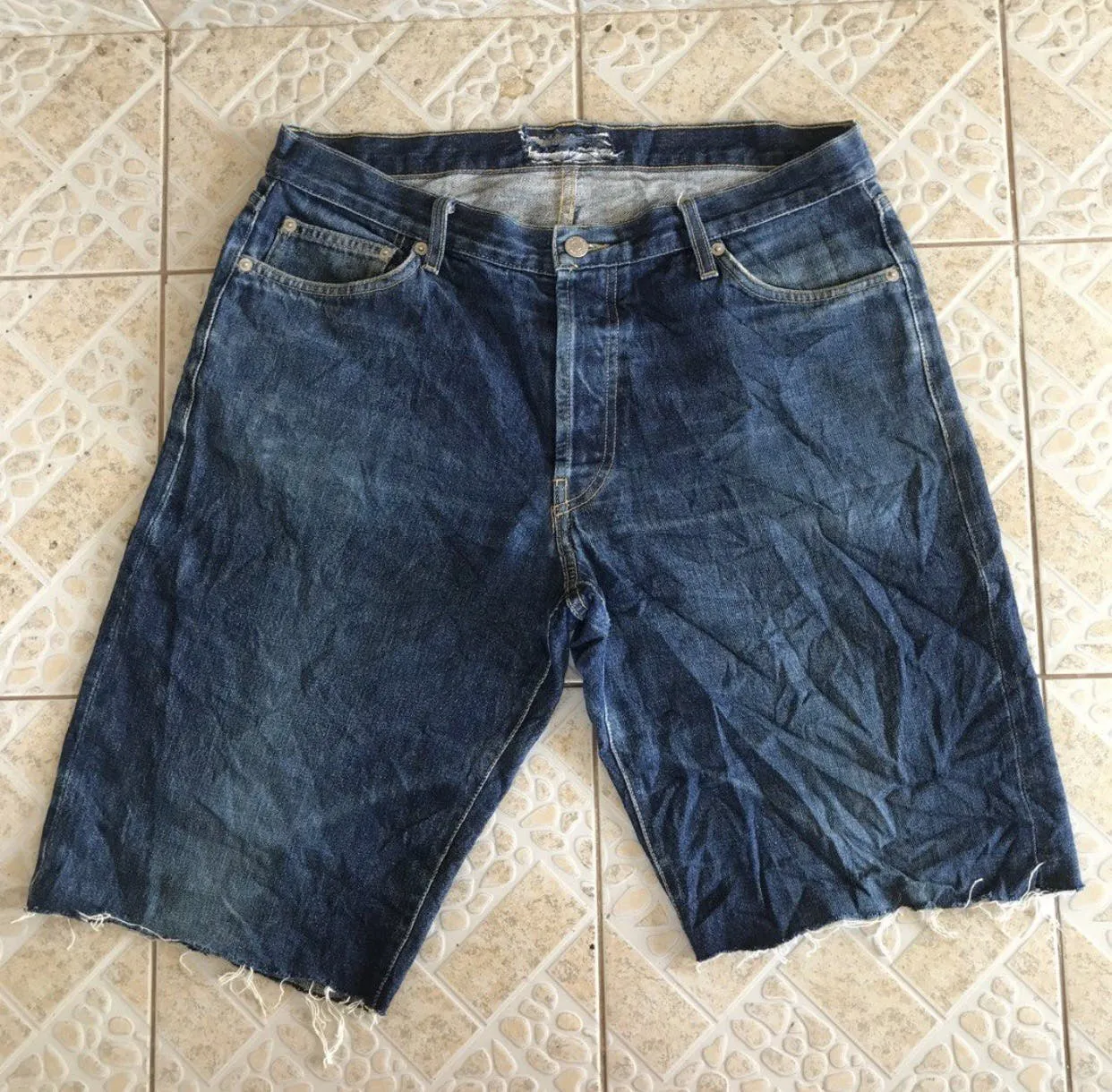 FIRE 🔥🔥 VINTAGE SUPREME DENIM TEAR RIPPED SHORT DISTRESSED