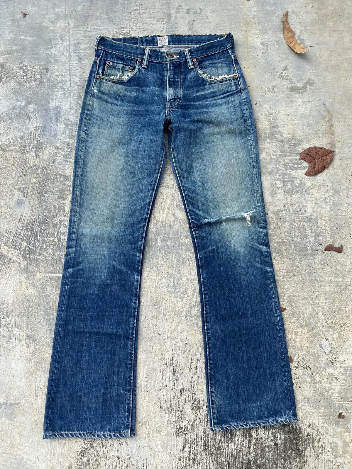 600 RANCH BY THE REAL MCCOYS DISTRESSED FLARED COWBOY RAVE