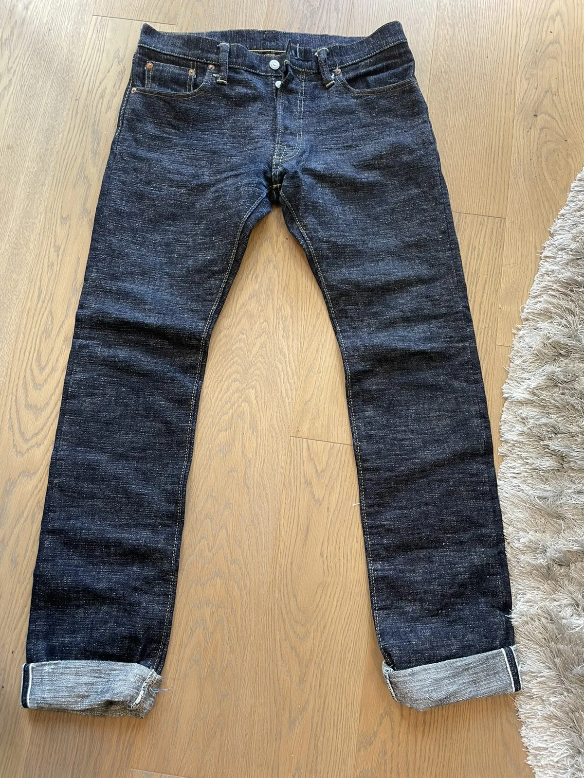 Wavy Standard Jeans
