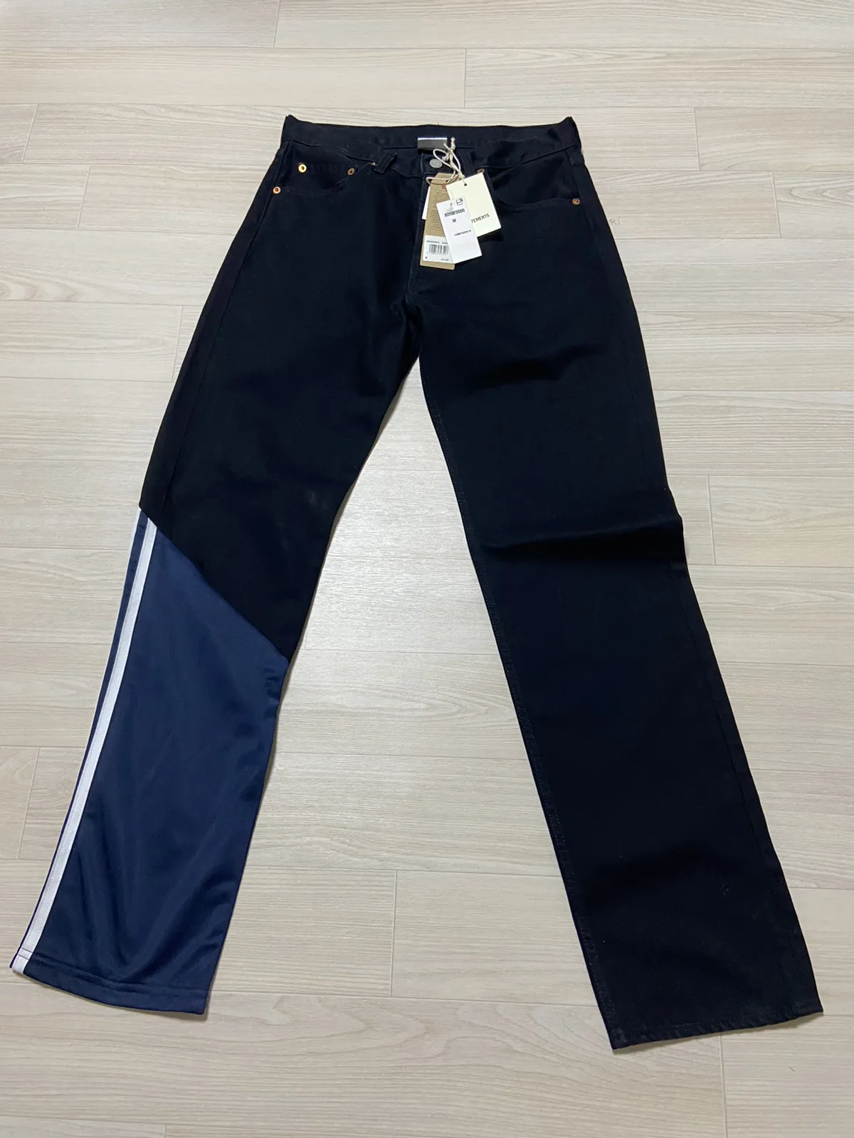 BNWT) M Vetements X Levi’s reworked track jeans denim pants
