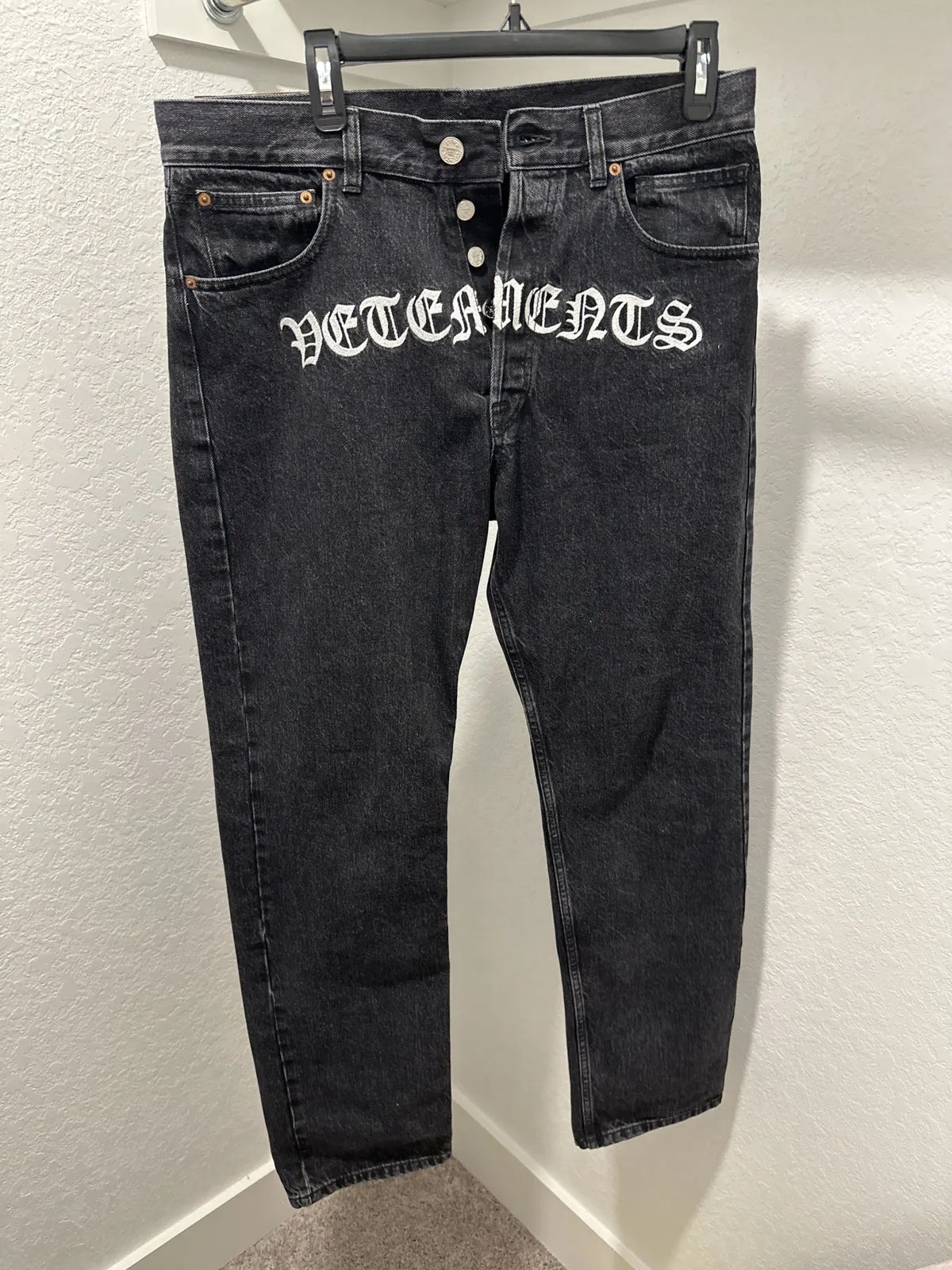 Vetements Logo gothic denim ss20