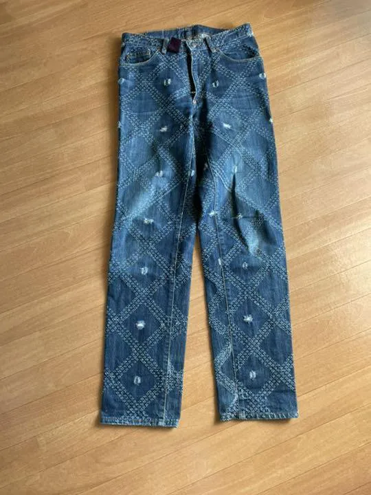Distressed Pattern Denim Jeans