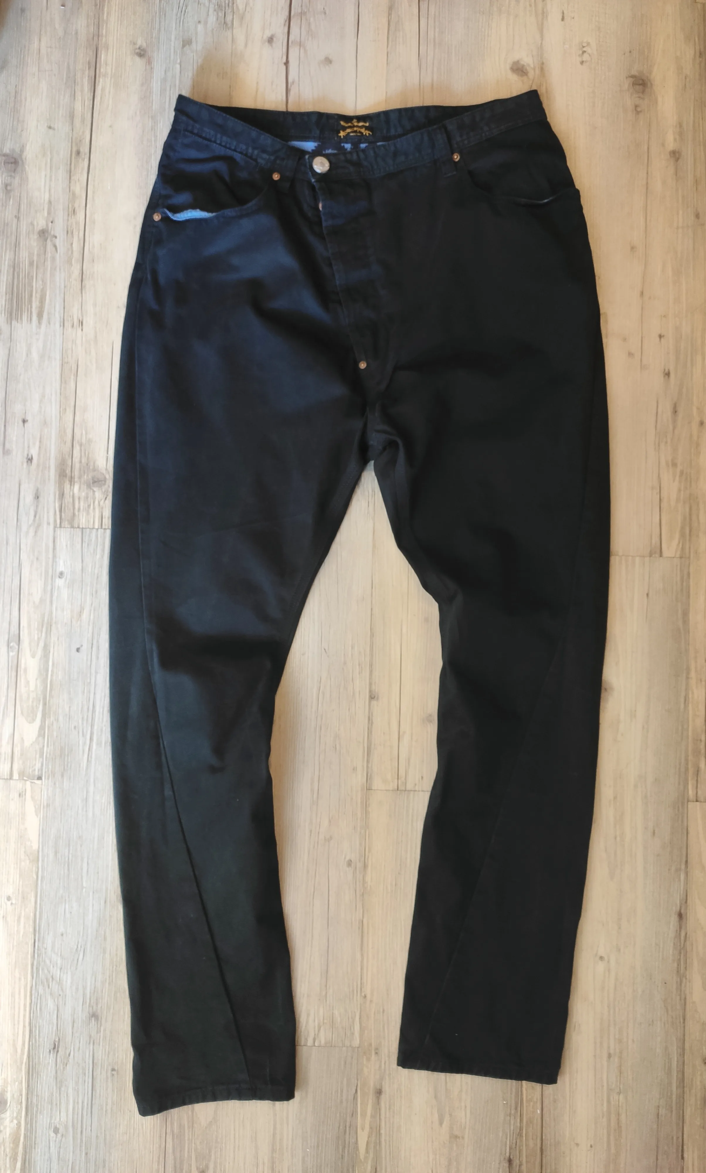 ASYMMETRIC ORB POCKET JEANS.Like Rick owens