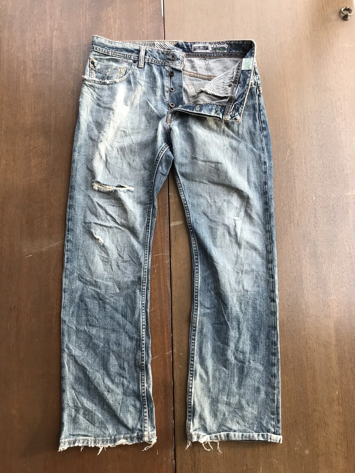 distressed volcom denim pants