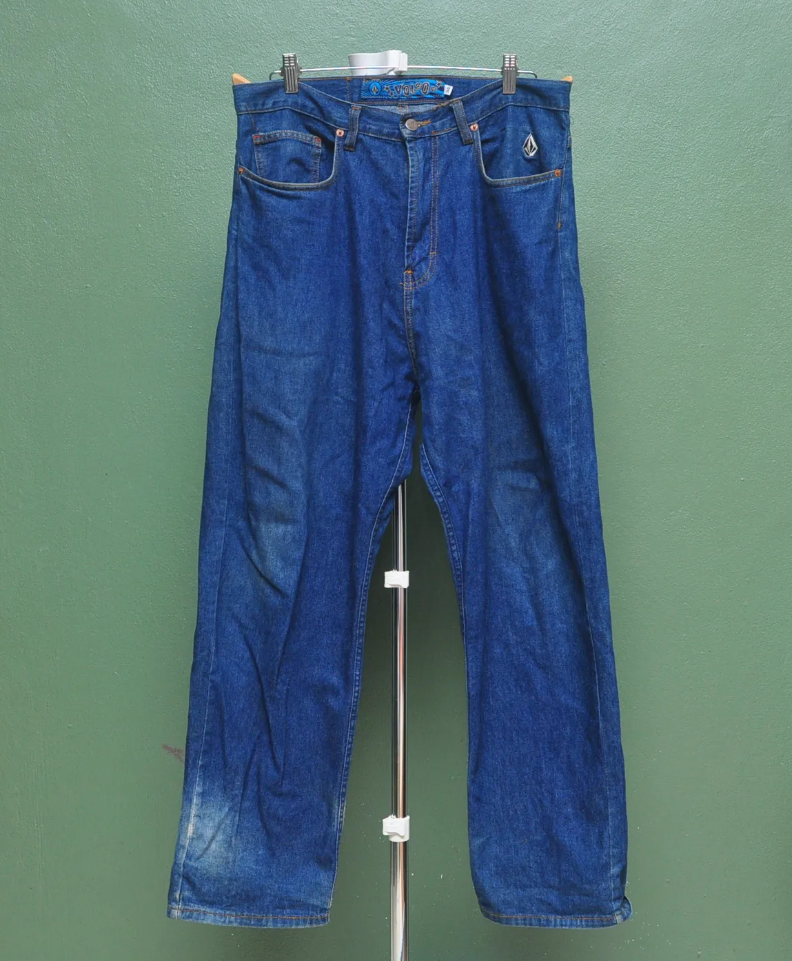 Vintage Volcom Skateboard Streetwear Designer Fashion Style