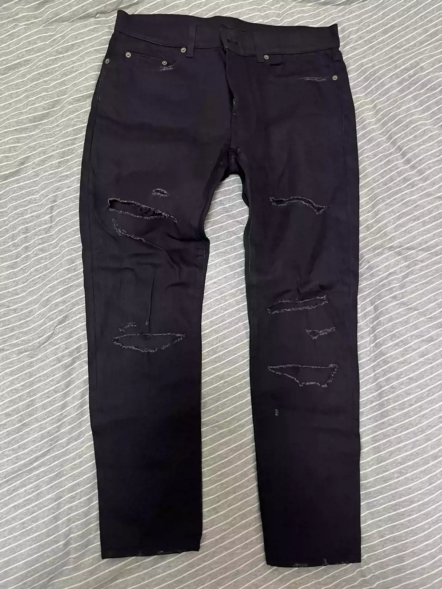 Knife cut jeans