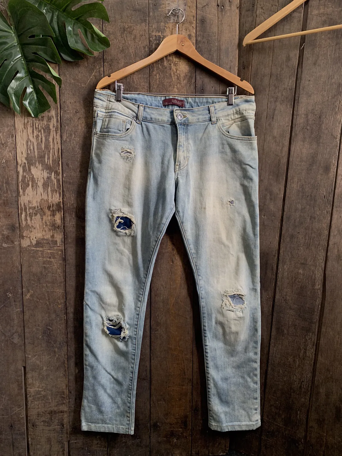 Zara Man Distressed Denim Jeans