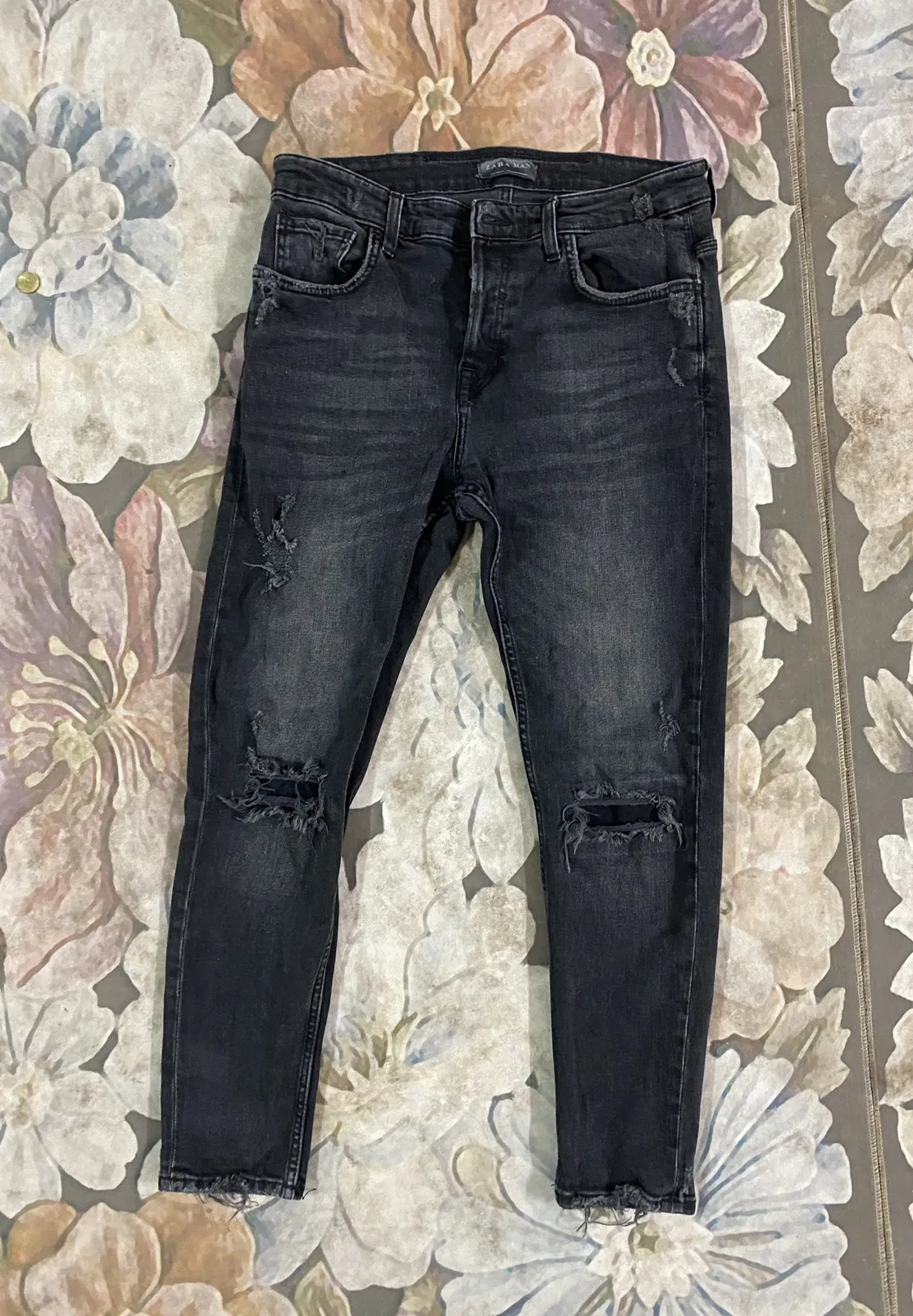 ZARA MAN Black Distressed Denim size33