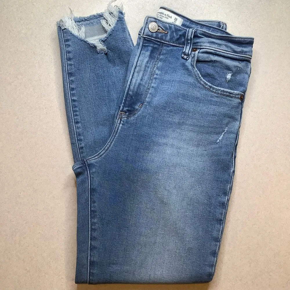 A&F Curve Love Super Skinny Ankle High Rise 26 Distressed