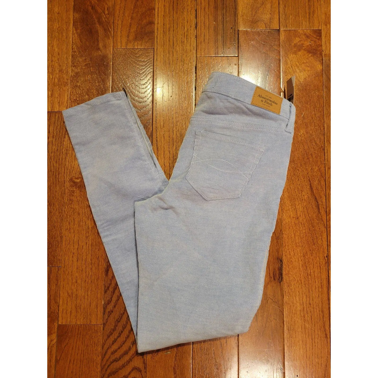 NWT A&F Super Skinny Pants Size 4