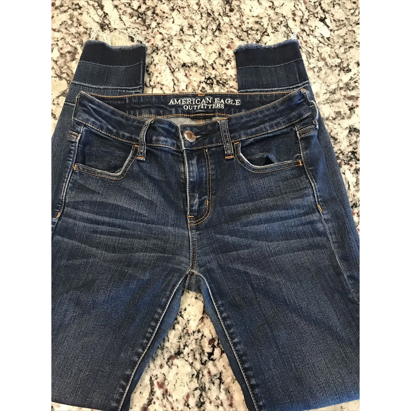 American Eagle Size 4 Regular Super Stretch Jegging Distressed Blue Jeans