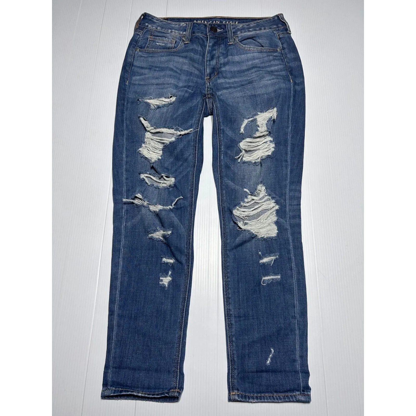 Womens American Eagle Mid Rise Distressed Straight Jeans Size 2 Blue Color (A13)