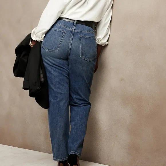 Banana Republic Women's Straight Leg Jeans 8
