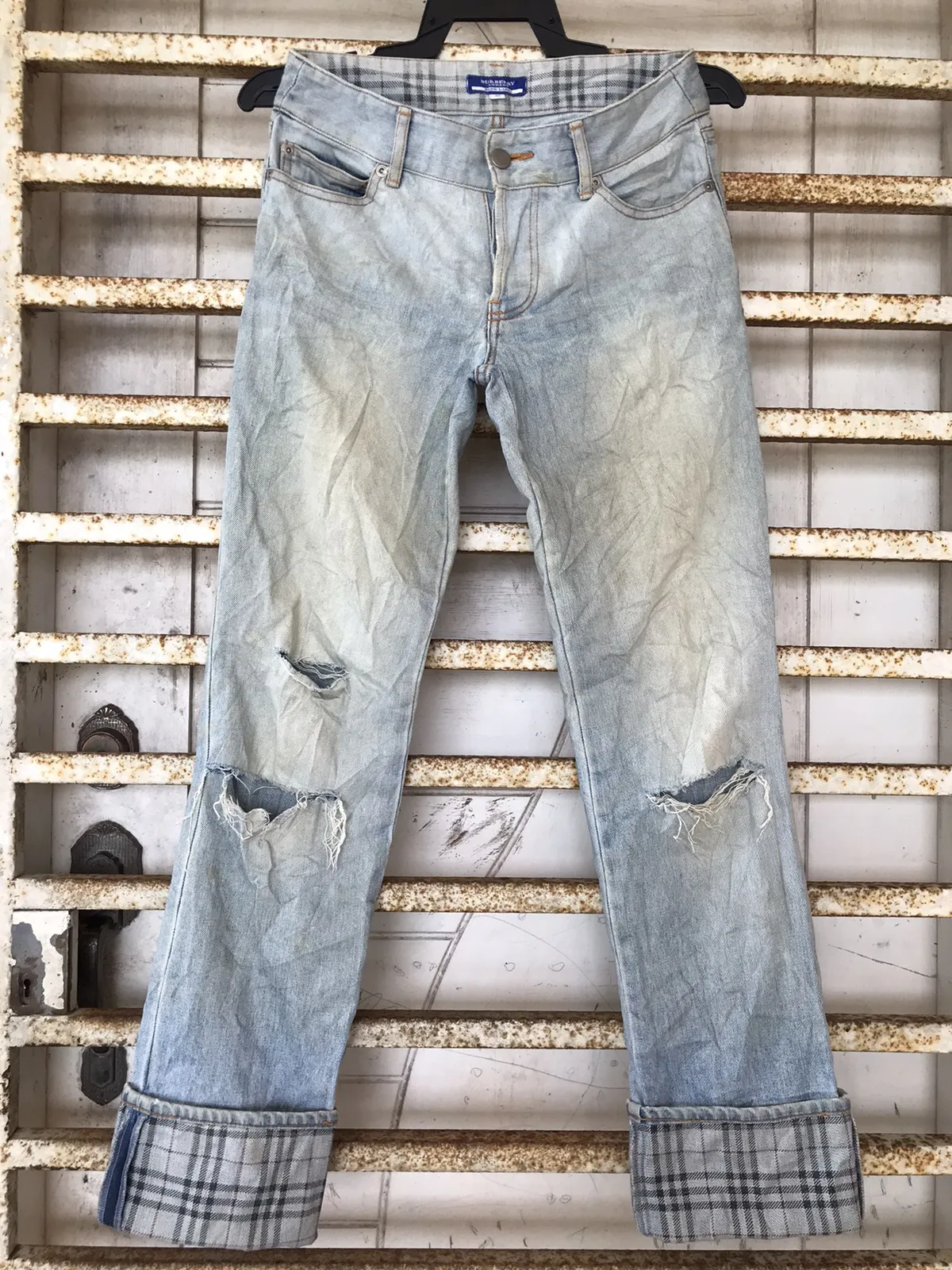 Burberry London Ripped Jeans Nova Check Leg