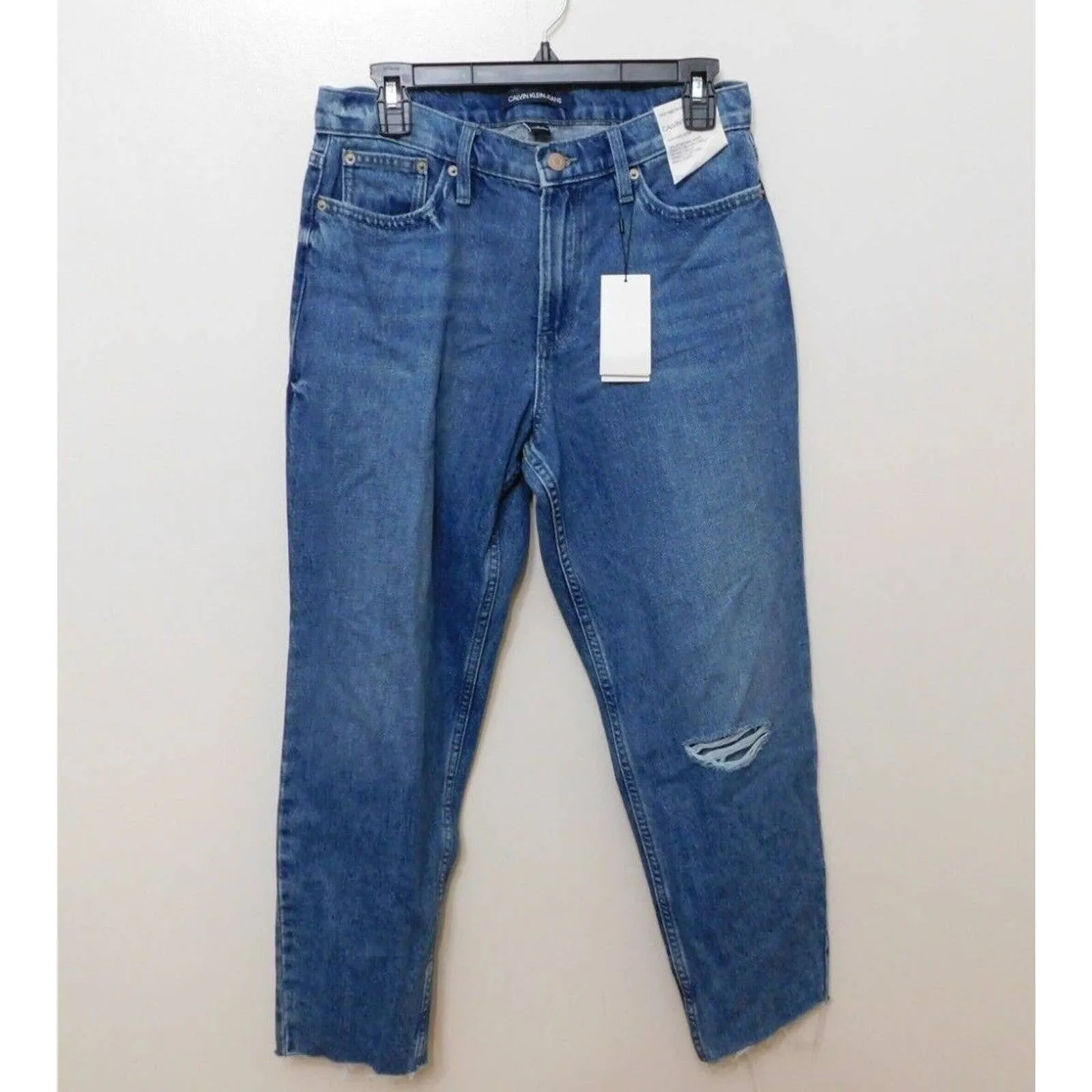 JR481 Calvin Klein Ripped High-Rise Mom Ankle Jeans Size 30