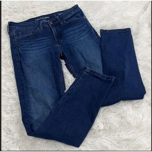 calvin klein skinny jeans dark wash slim boyfriend - size 2