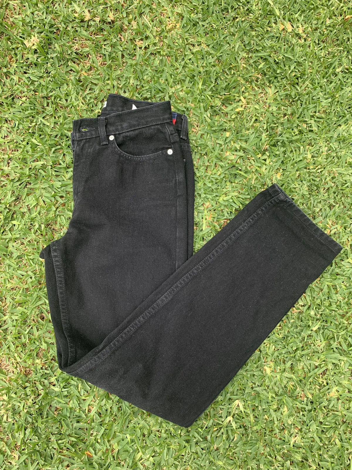 Vintage tommy jeans size 4 women’s Inseam 31