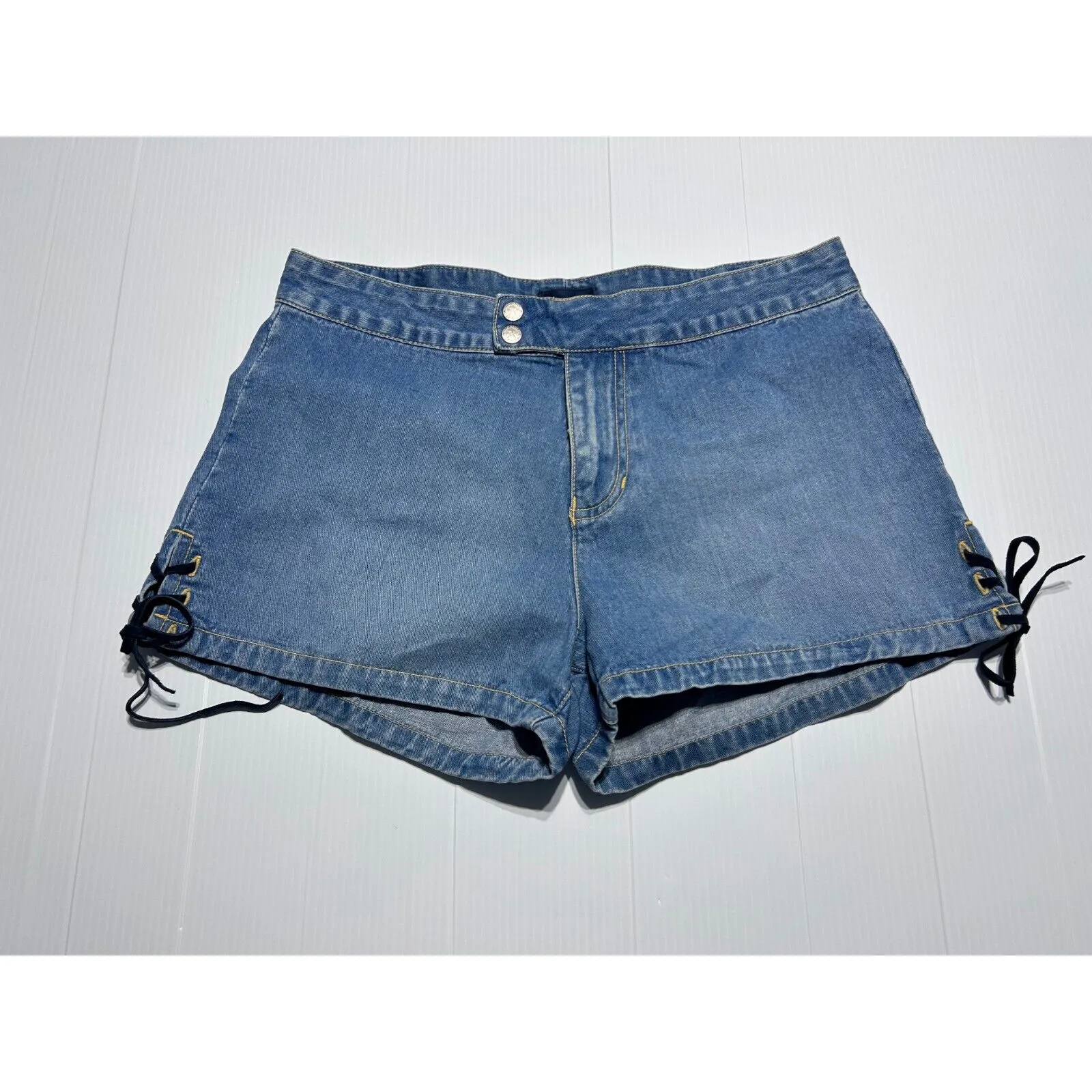 TOMMY JEANS BLUE MOM SHORTS WOMENS SIZE 9 (Z11)
