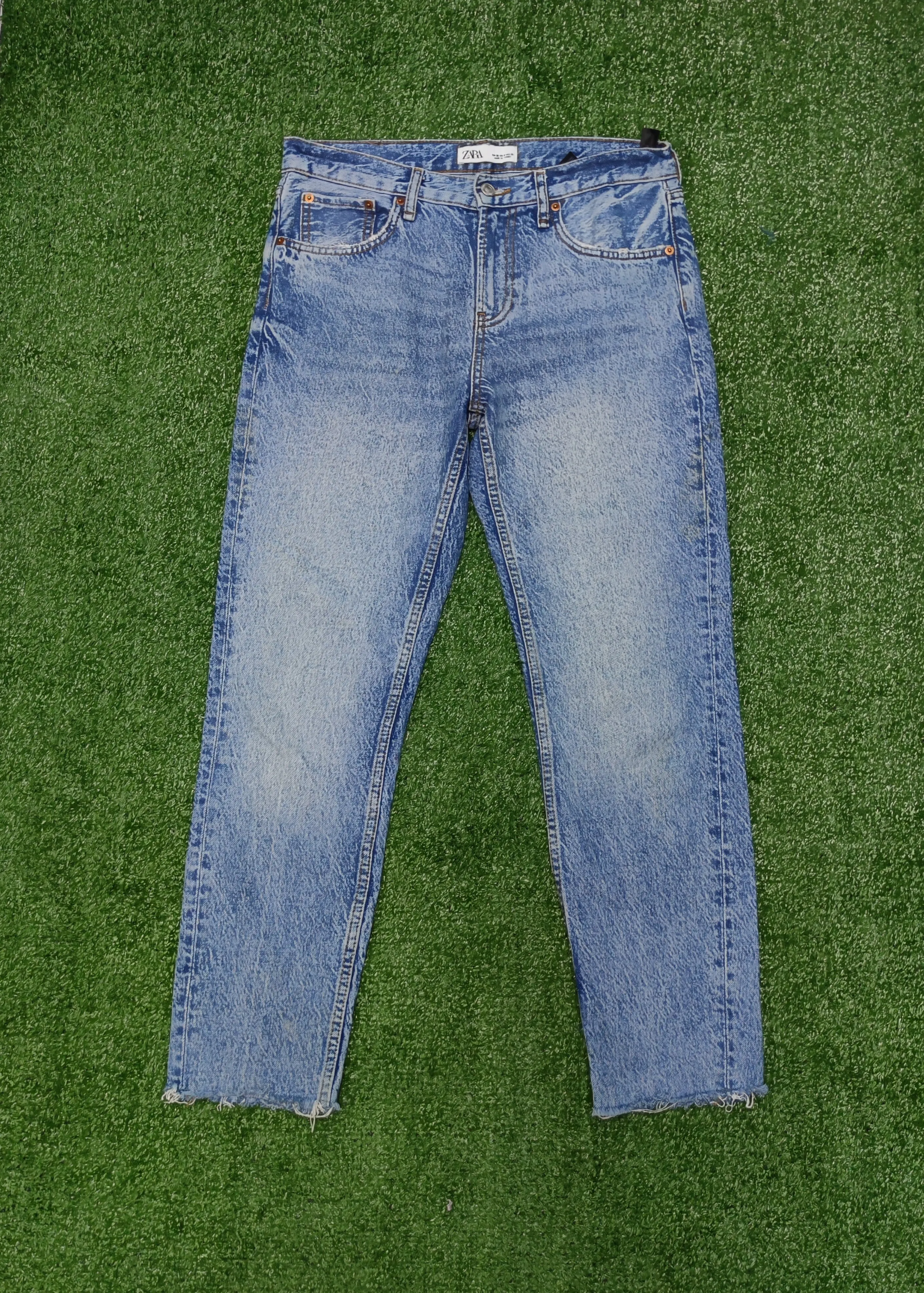 Zara Women Crop Acid Wash Denim (J376)