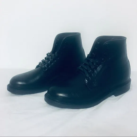 Allen Edmonds Higgins Mill Boot Tumbled 6.5E
          
      NWT