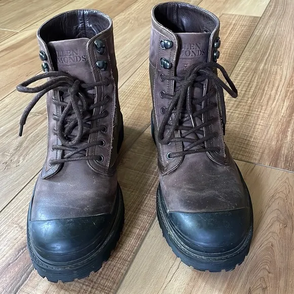 Men’s Allen Edmonds boots size 11.