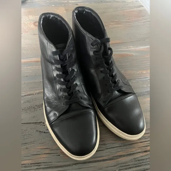 Only worn a few times. In great condition! Black Allen Edmonds Boots.