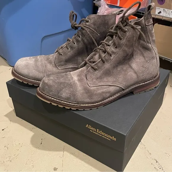 NWT Allen Edmonds Caen suede taupe cap toe boots
          
      NWT