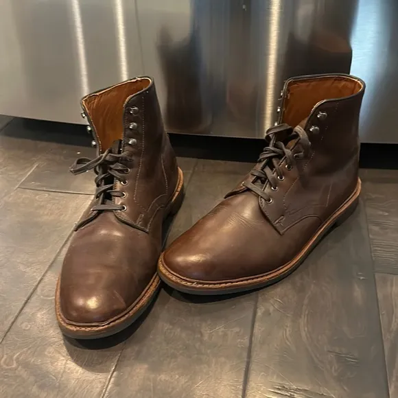 Men’s Allen Edmonds Boots. Size 11.